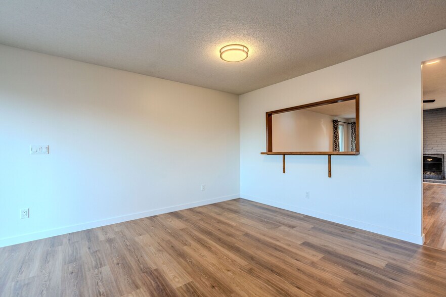 Building Photo - 14225 SW Rocklynn Pl