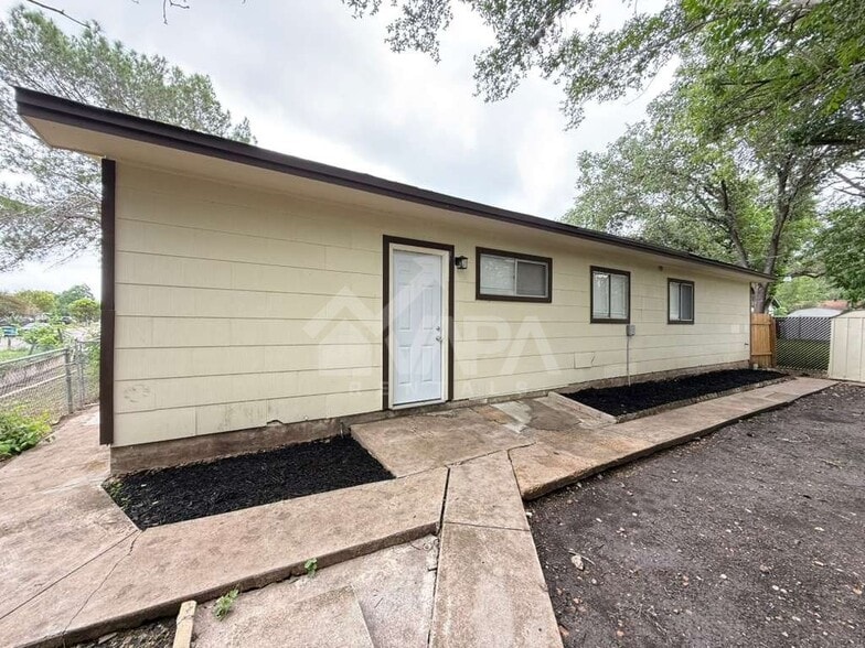 Building Photo - 6407 Greencastle Dr