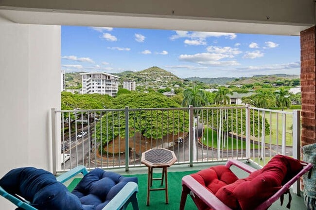 Building Photo - Punahou-Wilder Unit 803 - 2 BD 1 BA w/ Lanai KEY SCURED BUILDING