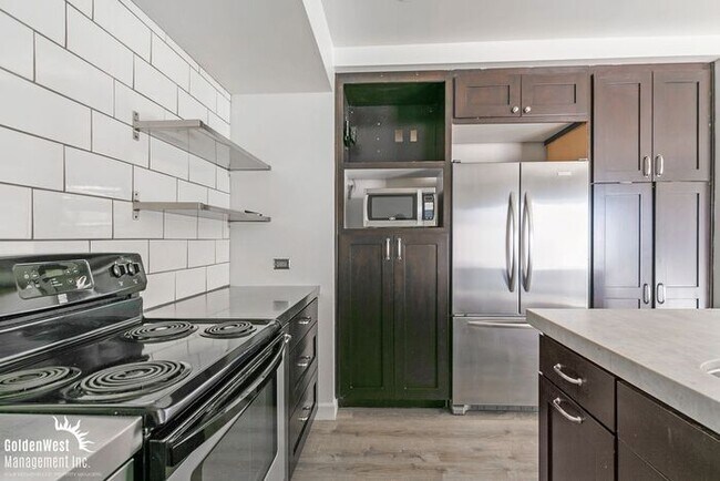 Building Photo - Stylish 1Bdm 2Ba Loft in Uptown Phoenix with Private Yard!