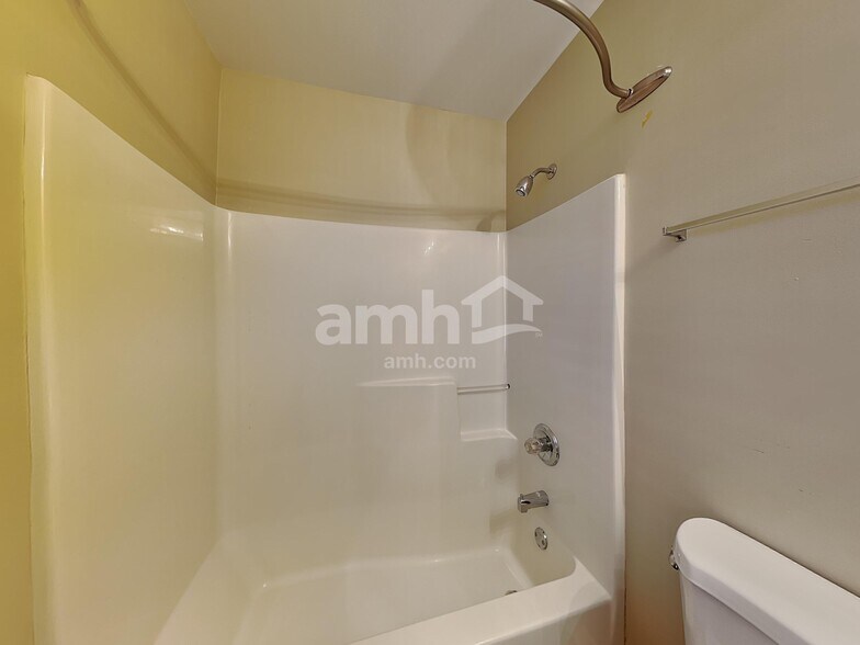 Building Photo - 7003 Pyramid Dr