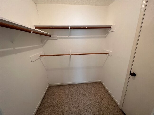 Building Photo - 38 Meadow Cove Dr