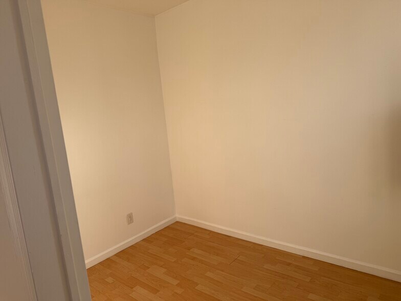 Building Photo - 7509 60th Ln