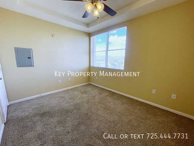 Building Photo - 2 BEDROOM HIGHLY UPGRADED PARK AVENUE CONDO!