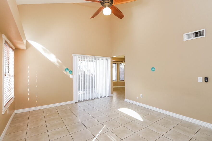 Building Photo - 1915 S 39th St