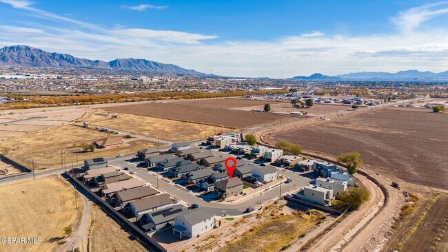 Building Photo - 561 Issa Circle