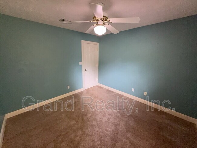 Building Photo - 5212 Jim Dandy Ln