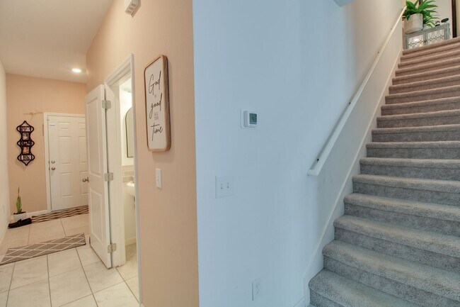 Building Photo - 8732 Sportsman Lp