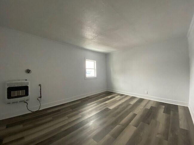 Building Photo - 124 S Chillicothe St