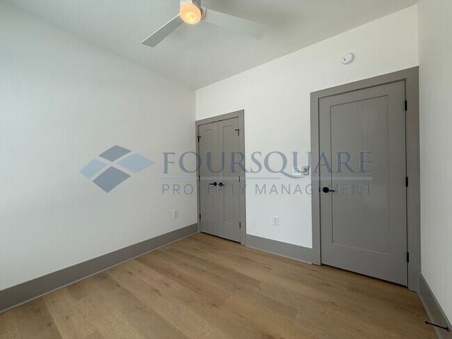 Building Photo - Modern 4-Bed / 4 Bath Townhome with Fireplace, Outdoor Spaces & Fenced Yard – Inside the Beltline...