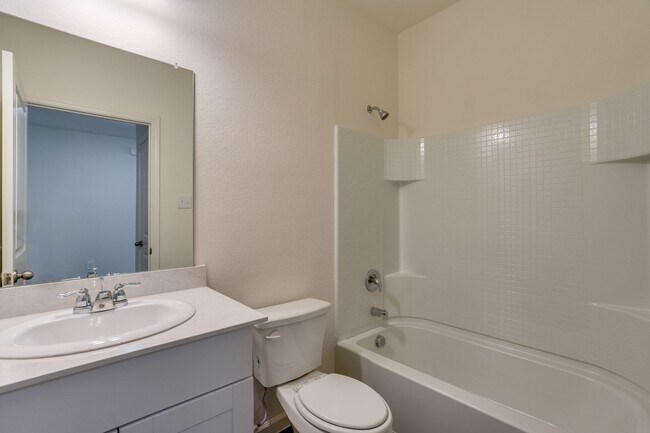 Building Photo - 778 Camden Dr