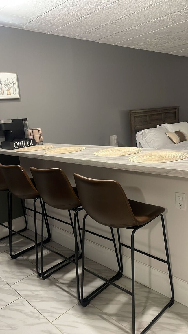 Building Photo - 30 US-9W