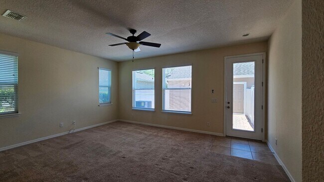 Building Photo - Spacious Randal Park Townhome
