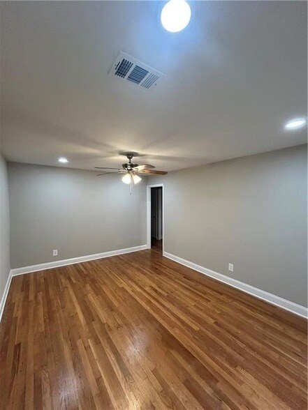 Building Photo - 261 Palms Ln SW