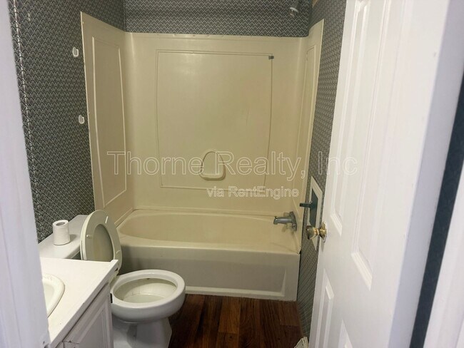 Building Photo - 162 Matts Ln