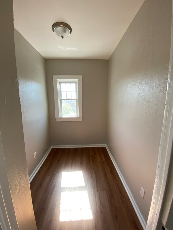 Building Photo - 445 Albany Ave