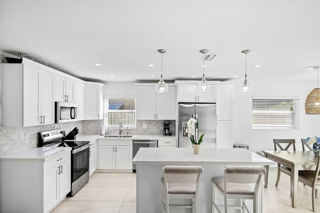 Building Photo - 124 Oregon Ln