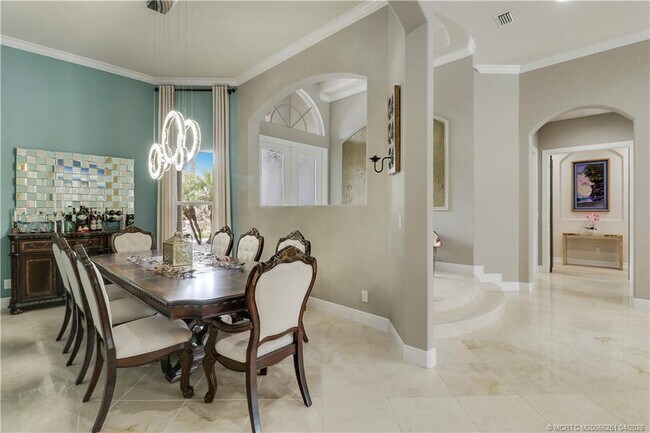 Building Photo - 5628 SW Gray Fox Dr