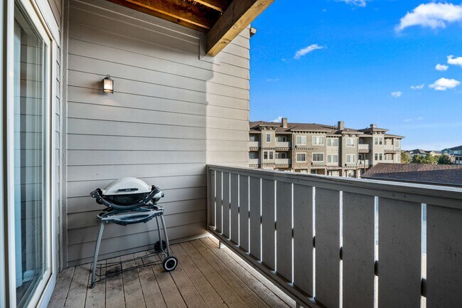 Building Photo - 9359 Las Ramblas Ct