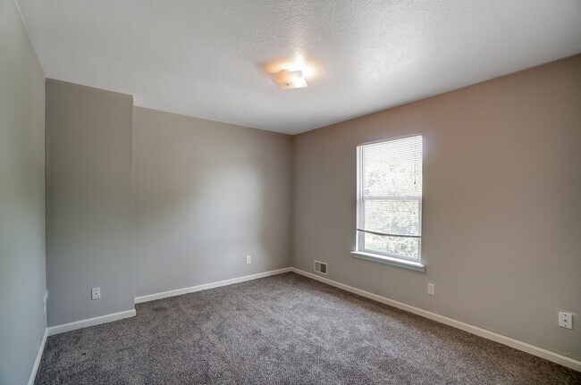 Building Photo - 3612 Willow Run Dr