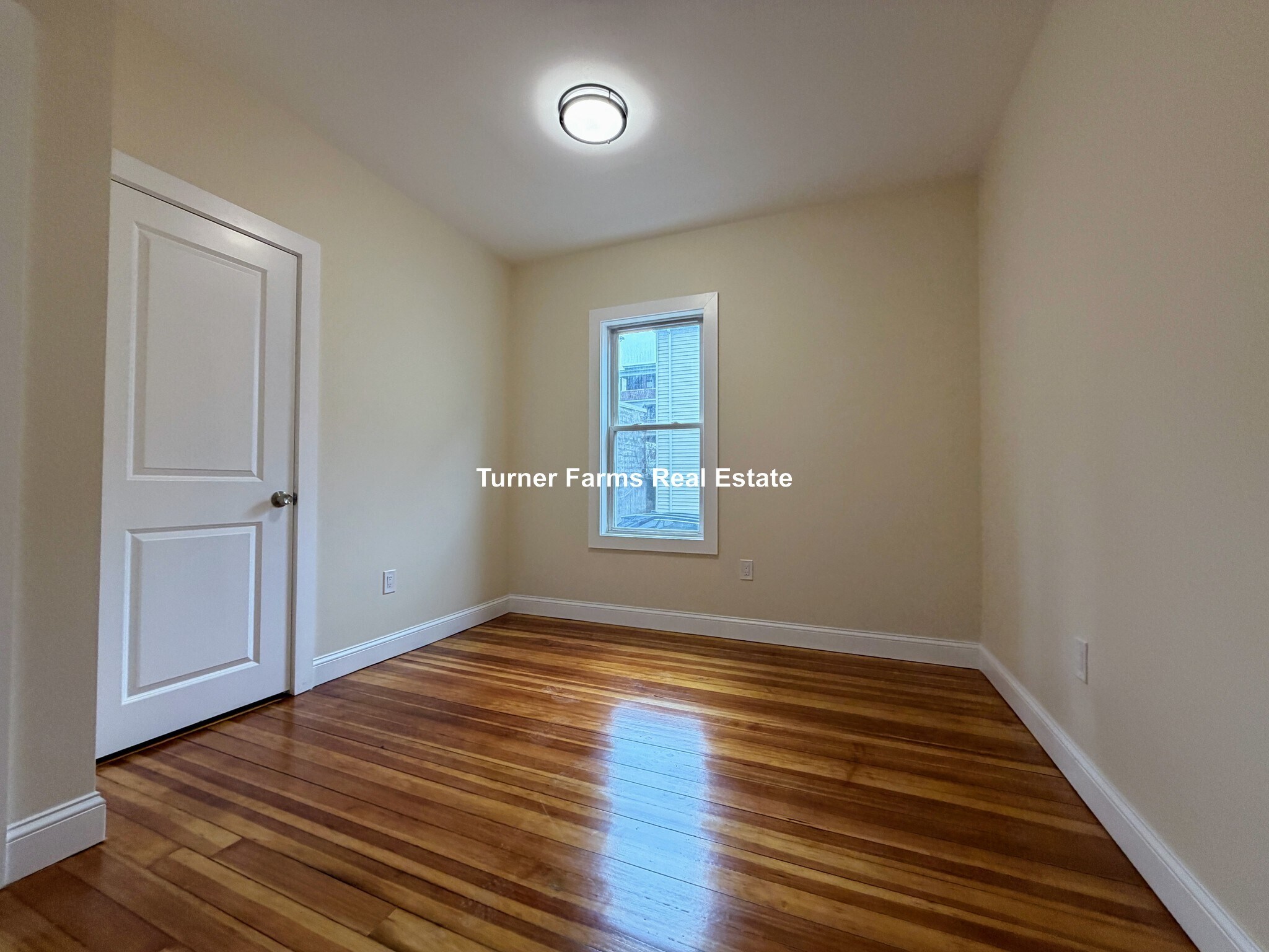 Building Photo - 5 Lowell Cir