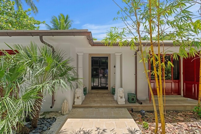 Building Photo - 7500 S Flagler Dr