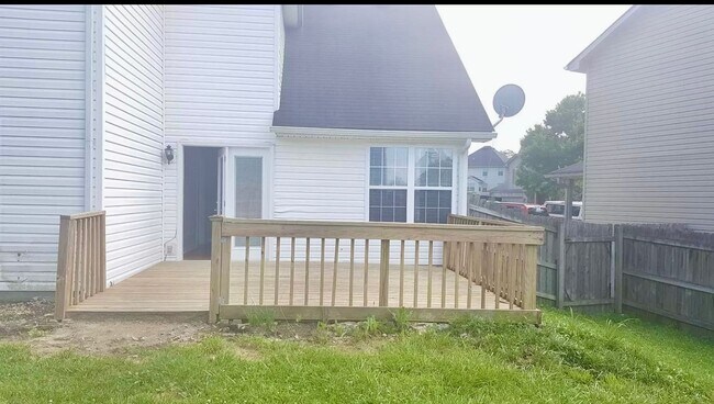 Building Photo - 3 Bedroom in Quiet Cul-De-Sac!