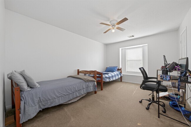 Building Photo - 9931 Chimney Swift Ln