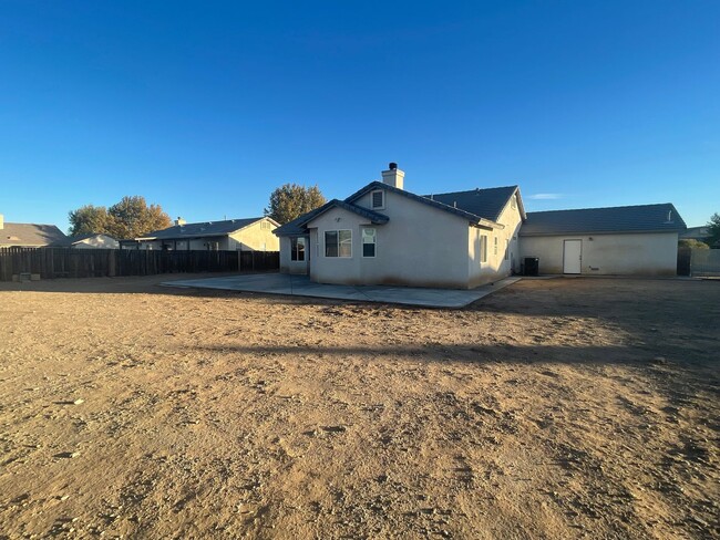 Building Photo - Apple Valley Home in the Vineyards - Beaut...