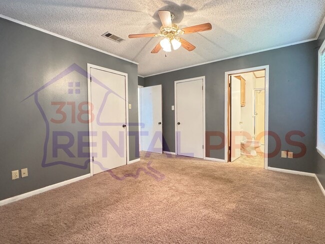 Building Photo - Beautiful Home with Large Backyard