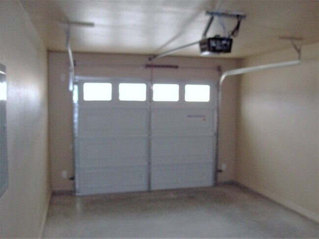 Building Photo - 3 bedroom 2 bath Duplex off Bunny Trail Killeen