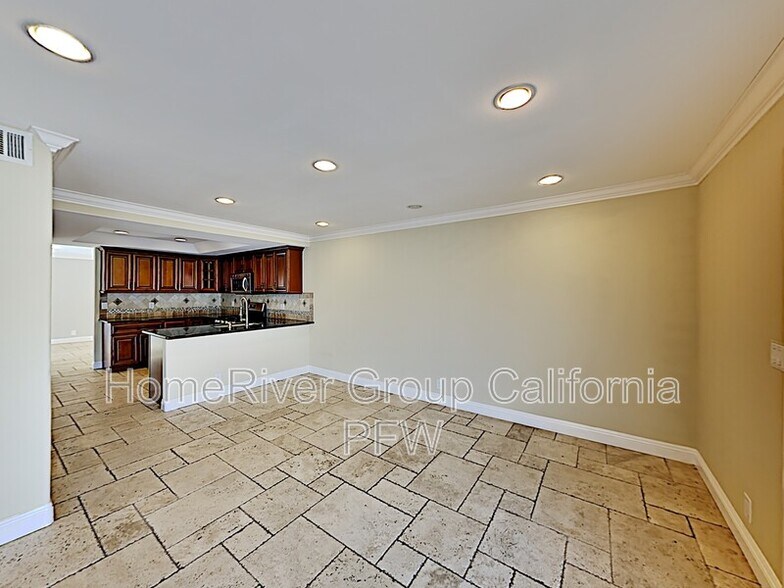 Building Photo - 2030 Kingsbridge Way