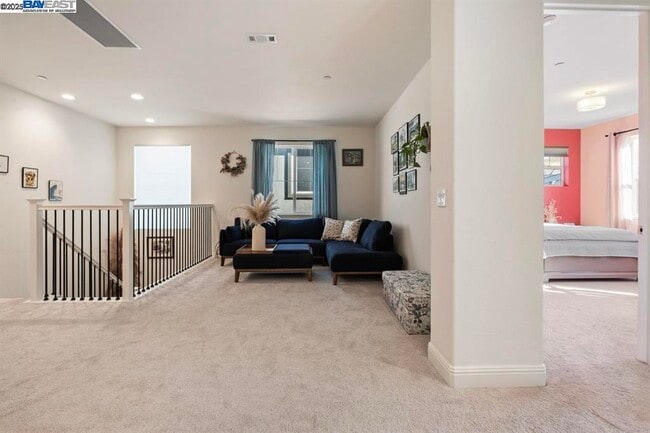 Building Photo - 2525 Modena Dr