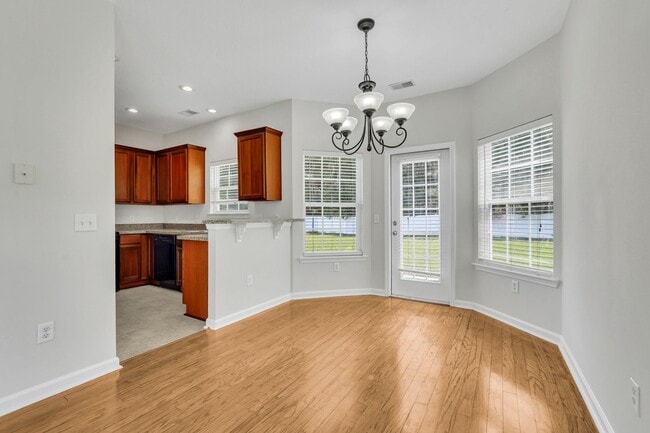 Building Photo - 145 Red Oak Dr