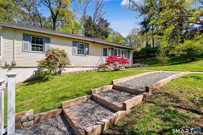 Building Photo - 73 Ceil Rd