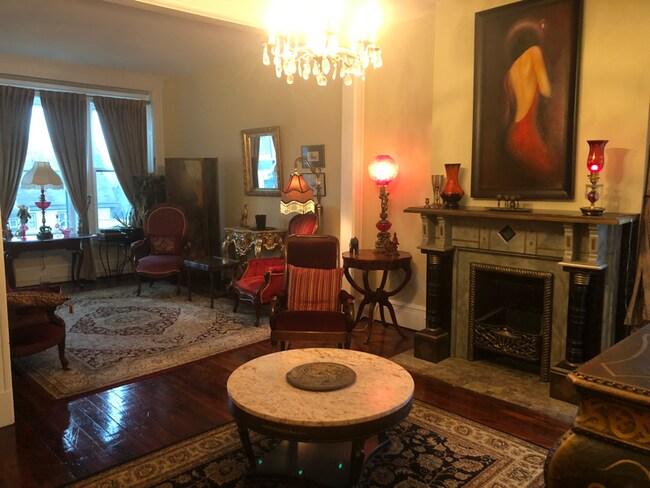 Building Photo - 228 Allen St