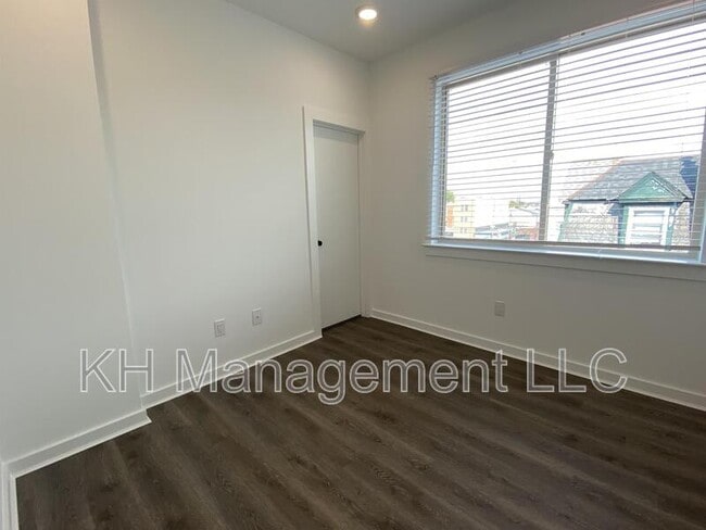 Building Photo - 3414 Haverford Ave
