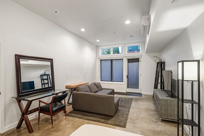 Building Photo - 18-20 N Monroe St