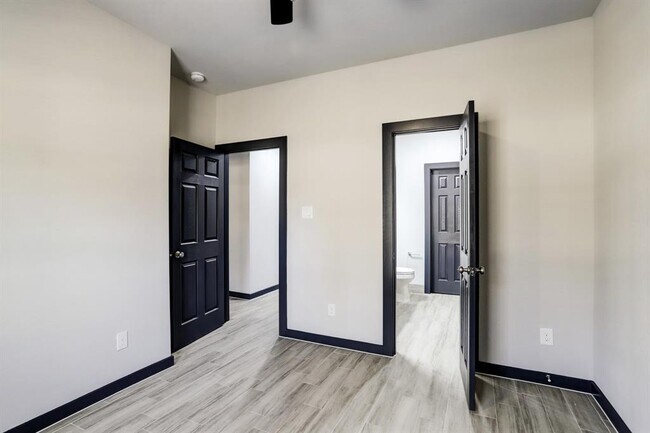 Building Photo - 4907 Cruse Rd