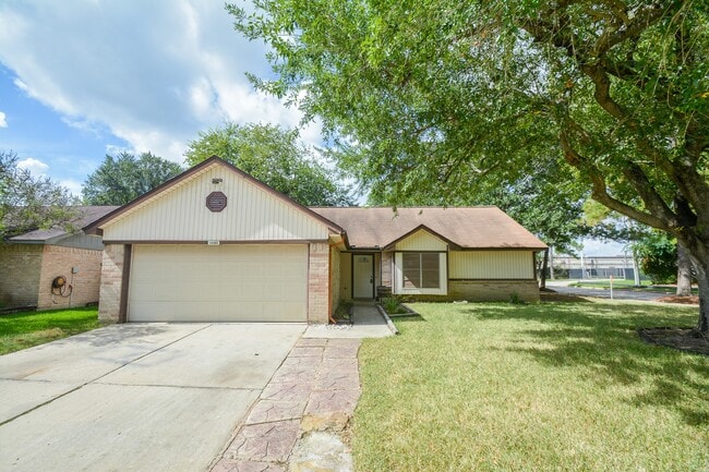 Primary Photo - 19331 Nasworthy Dr