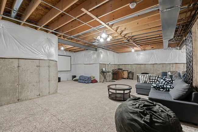 Building Photo - 4319 Silver Bell Ct