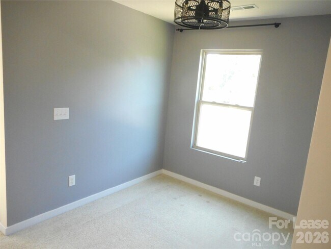 Building Photo - 7156 Pitzer Dr