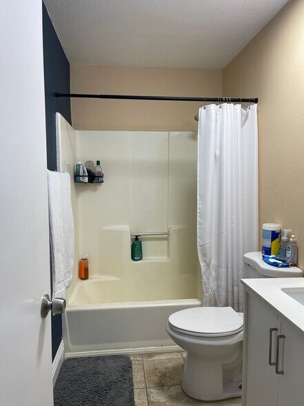 Building Photo - 4429 Tremont St