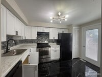 Building Photo - 14 James Cubberly Ct