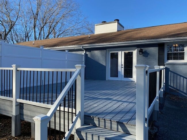 Building Photo - Coming soon! Nice remodeled 2 bedroom dupl...