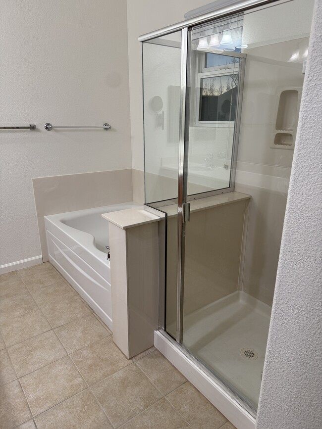 Building Photo - 2718 Holly St