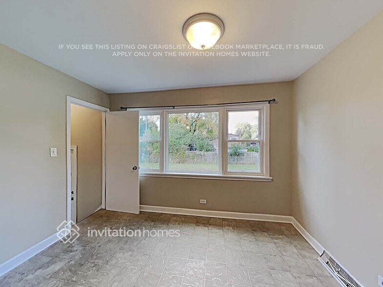 Building Photo - 6218 W 92nd St