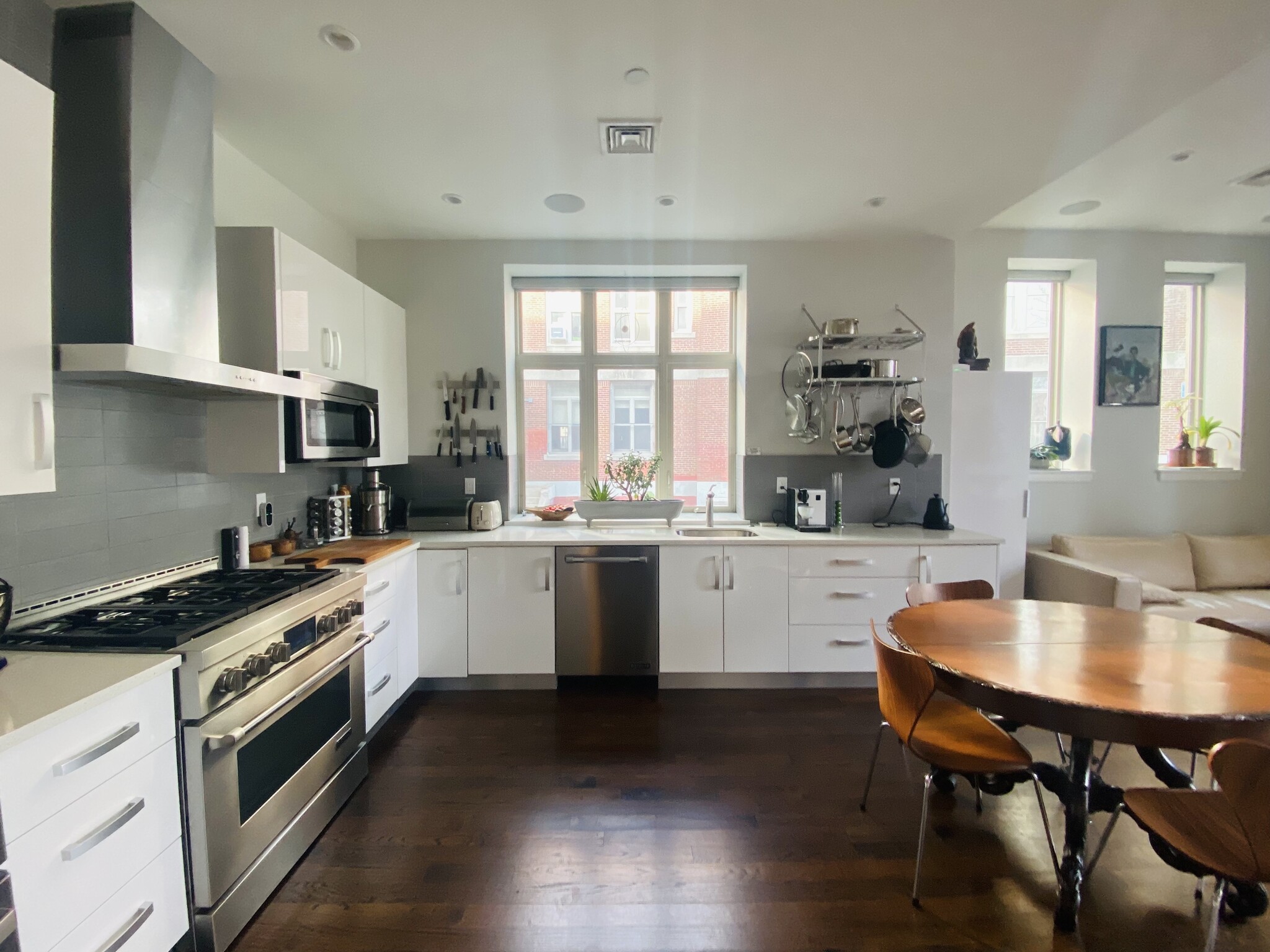 Quartz kitchen countertops - 225 Dorchester St
