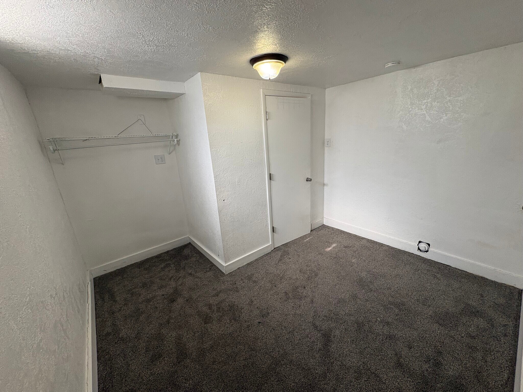 Building Photo - 1522 Hall Ave