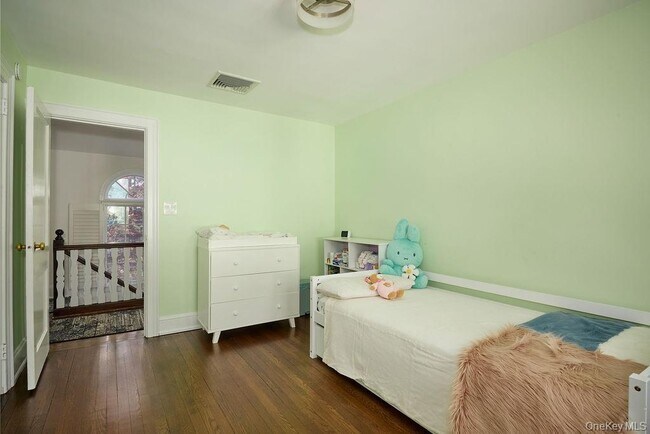 Building Photo - 4 Glenwolde Park